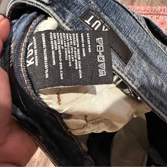 KUT from the Kloth Sophie Destruction Detail Fray Hem Bermuda Jean Shorts NWT - Picture 2 of 7